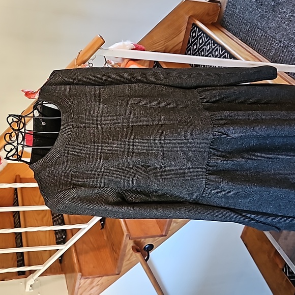 👗LOFT BACK BUTTON DRESS👗 - Picture 2 of 11